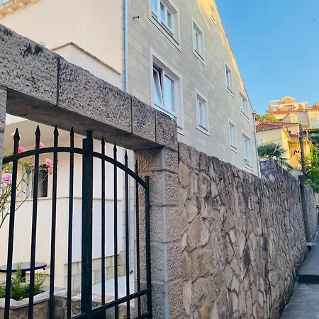 Apartament Pafi *