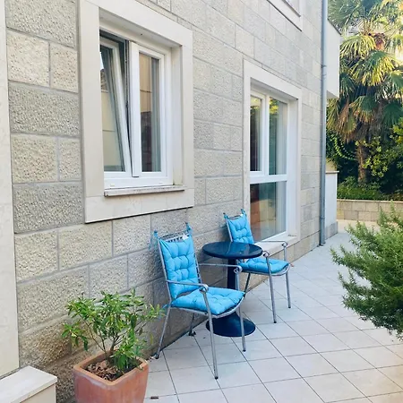 Apartament Pafi *