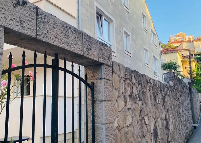 Apartament Pafi *